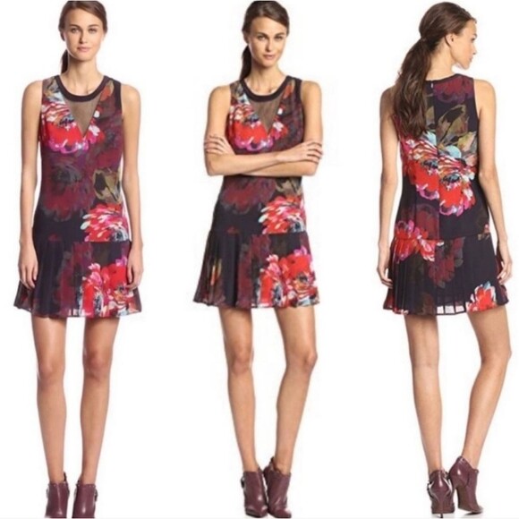 Trina Turk Floral Print Dress Sleeveless Pleated Mini Party Cocktail Size EUC 4 - Picture 3 of 13